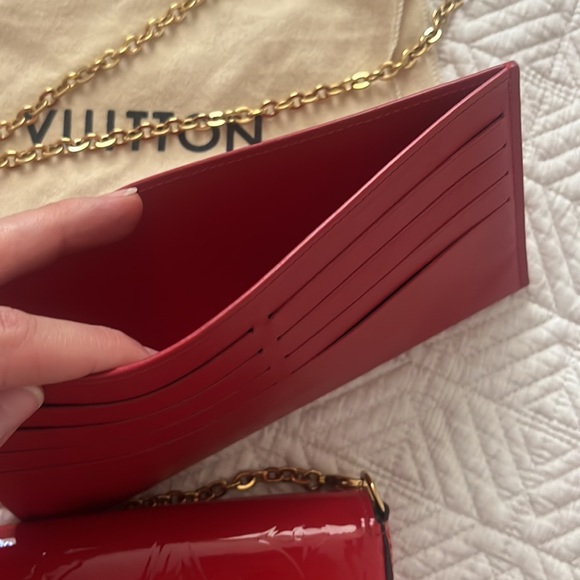 Patent leather LV pouchette - Picture 4 of 11